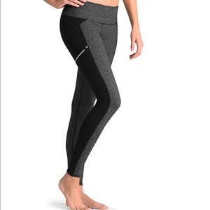 Small Athleta Criss-cross Drifter Tight Black&grey